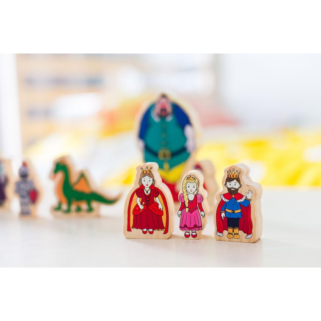 Sagofigurer i trä 12/fp | Skola och förskola - Lekmaterial - Lekfigurer - Övriga | Kontorsexperten