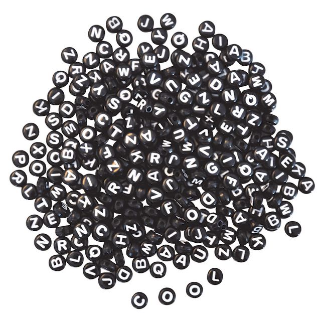 PLAYBOX Bokstavspärlor ø7,5 mm ca 500/fp | Skola och förskola - Hobbymaterial - Pärlor | Kontorsexperten