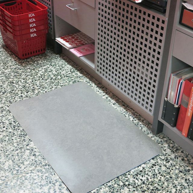 MATTING Arbetsmatta YSed 61x91cm ljusgrå | Kontorsmöbler och inredning - Arbetsplatsmattor och ståmattor - Arbetsplats-och ståmattor | Kontorsexperten