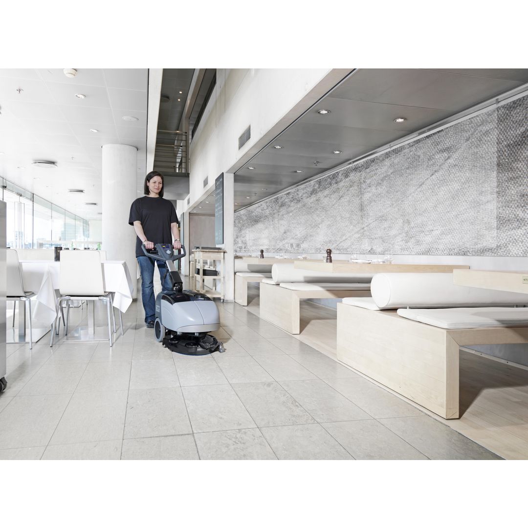NILFISK Kombiskurmaskin SC351 Li-ion | Städ och hygien - Städmaskiner - Kombimaskiner | Kontorsexperten