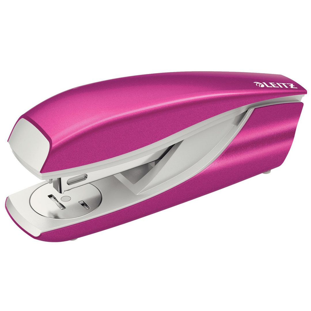 LEITZ Häftapparat 5502 30ark WOW cerise | Kontorsmaterial - Till skrivbordet - Häftapparater - Manuella | Kontorsexperten