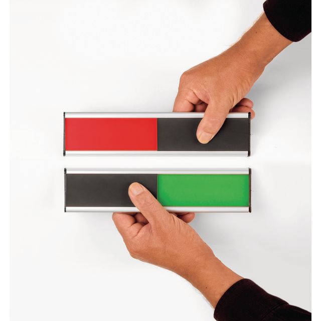 LEGAMASTER Dörrskylt, In och Out, röd och grön, 6 x 25 cm | Kontorsmöbler och inredning - Tavlor ställ och ramar - Dörrskyltar | Kontorsexperten