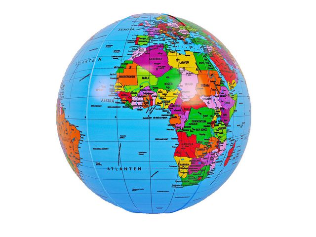 NORSTEDTS Uppblåsbar jordglob, 40 cm, olika färger | Skola och förskola - Klassrummet / Lära - Geografi | Kontorsexperten