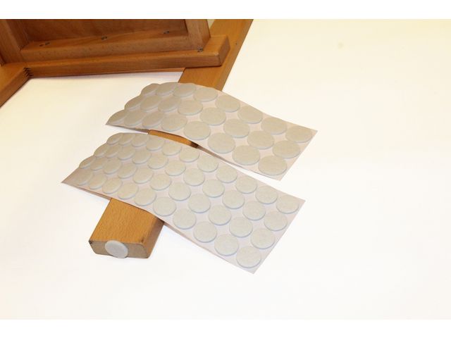 Filttassar 20 mm 44/fp | Skolmöbler och inredning - Ljudabsorbenter - Möbeltassar | Kontorsexperten