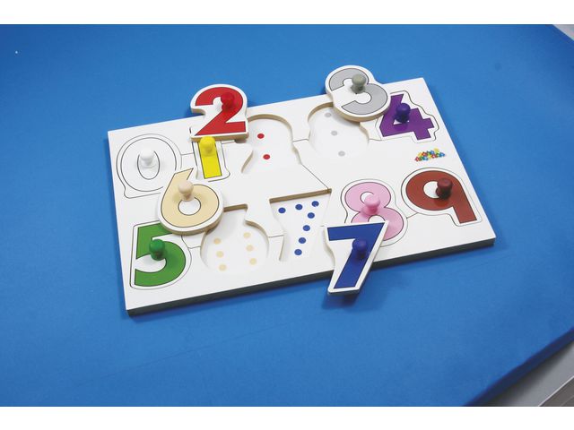 Knoppussel i trä siffror | Skola och förskola - Lekmaterial - Pussel - Knoppussel | Kontorsexperten